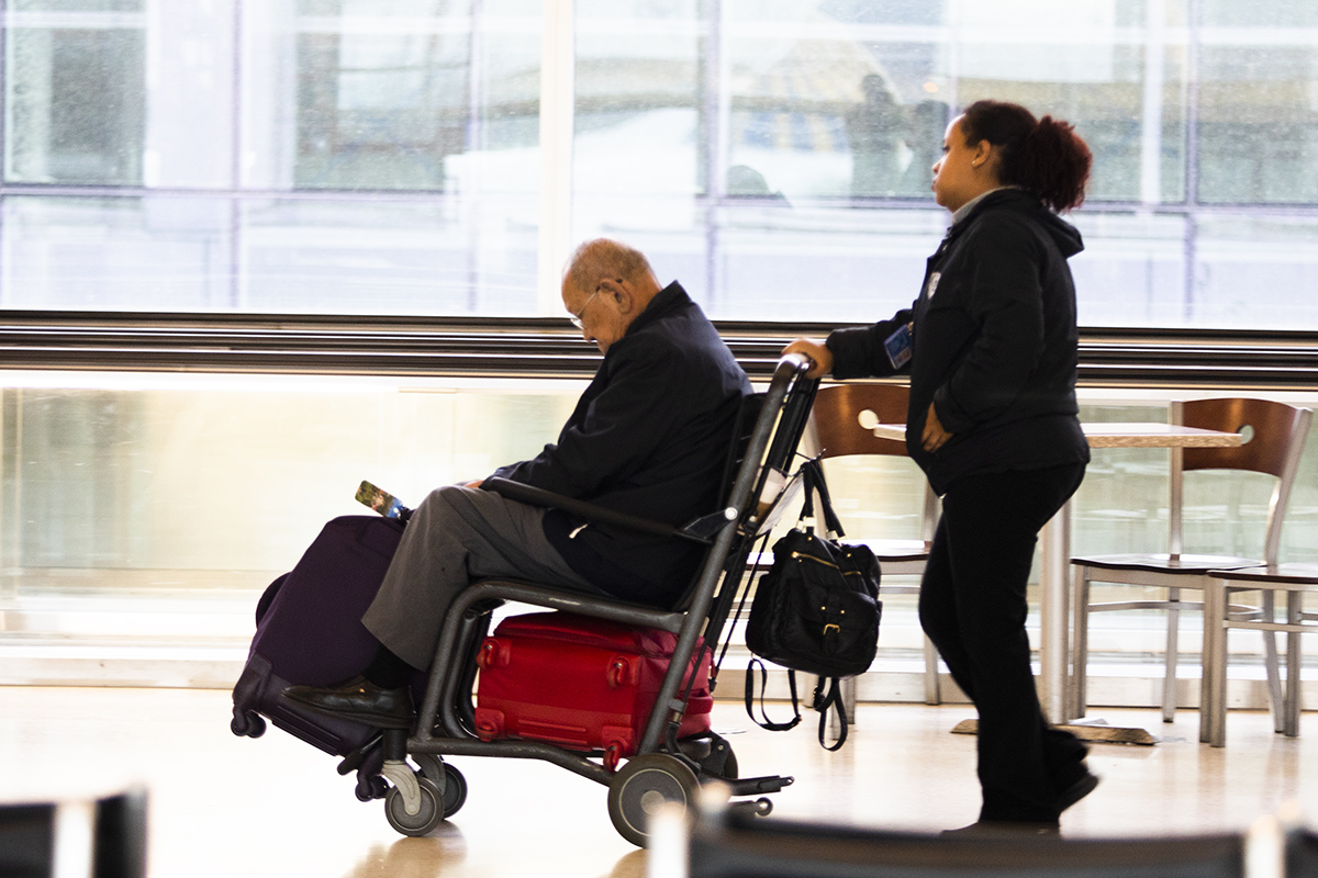 7R6A7097-1a.jpg : People in the airport